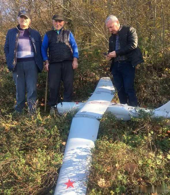 俄乌冲突 一架俄罗斯Orlan-10无人机在土耳其伊兹密特坠毁。随着俄罗斯侵犯土