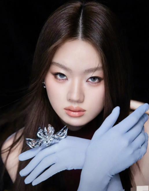 单依纯成为香奈儿品牌大使的消息传出后,圈内不少人在讨论一个问题,一个出身浙江东阳