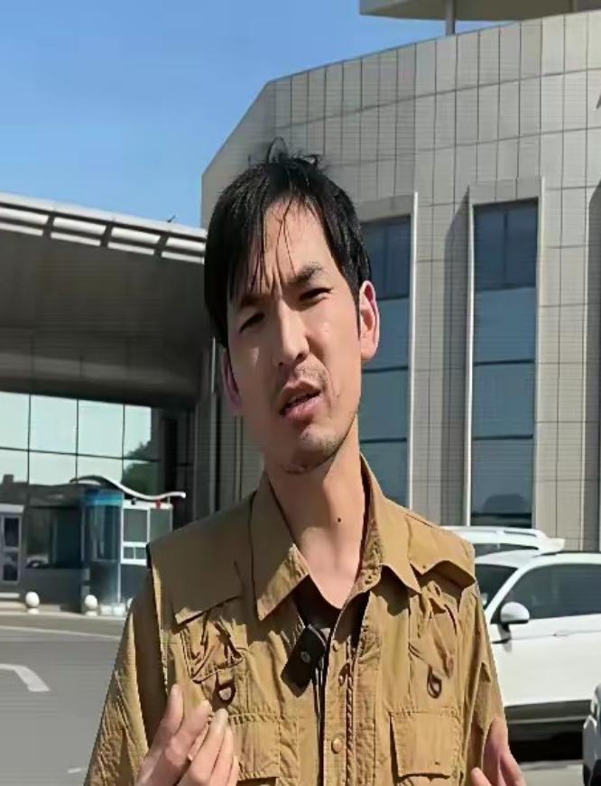 铁头二进宫，被判了八年，团队中最高获刑的高达十三年。从这个刑期来看，他们的罪行还