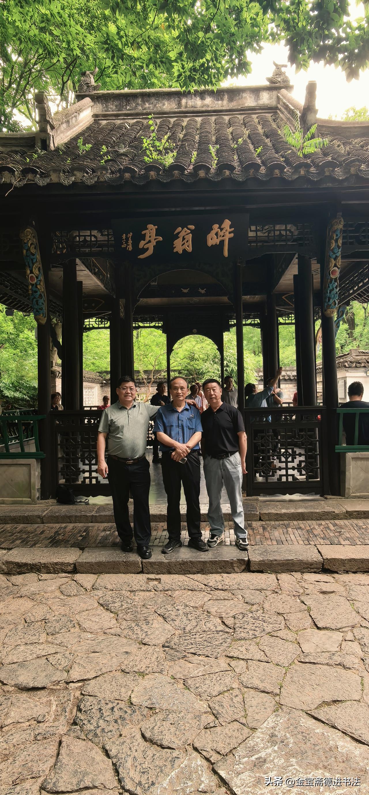 打卡古风亭子，感受历史韵味！📸🏯