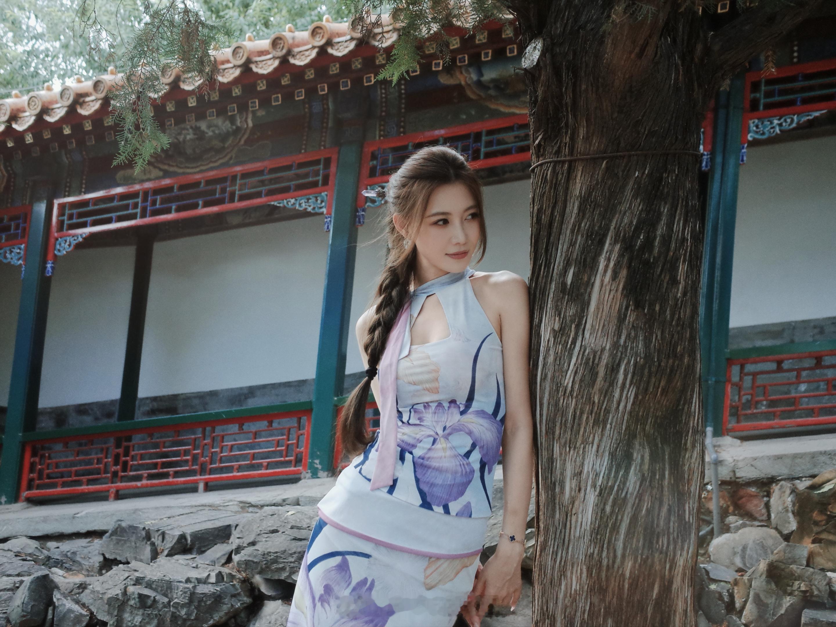 求之不得便污她水性杨花 望尘莫及便谤她心狠手辣  ​​​