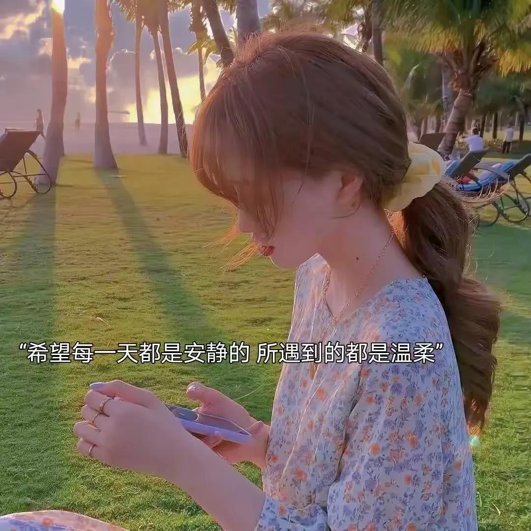 零碎的岛屿会找到海，那些在浩瀚海洋中孤独伫立的小小陆地，犹如迷失的孩子，在无尽的