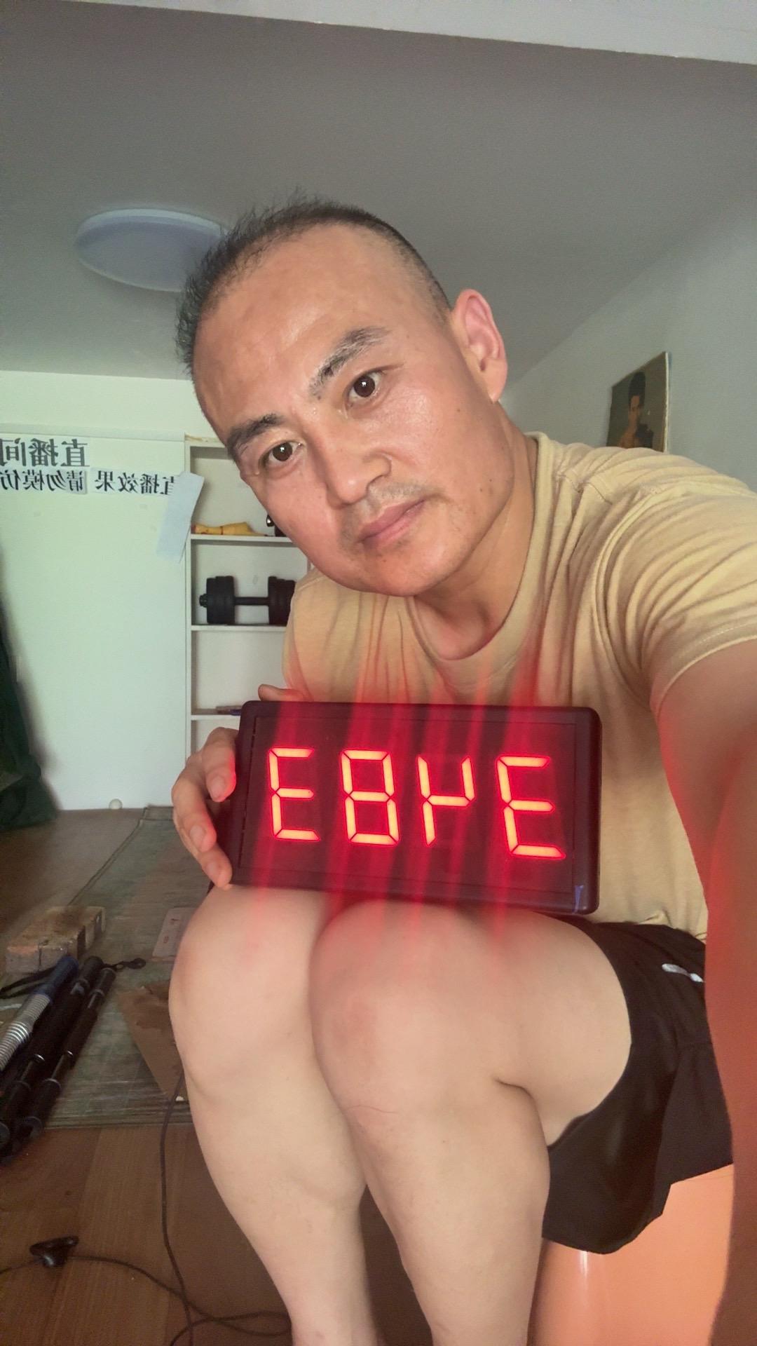 接近两个小时做了3483个俯卧撑 赚了钱百多块 全身都湿透但是很满足俯卧撑