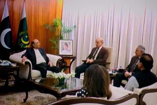 巴基斯坦总统发话了：美伊这摊事，得帮到底

巴基斯坦总统扎尔达里14号表了个态，