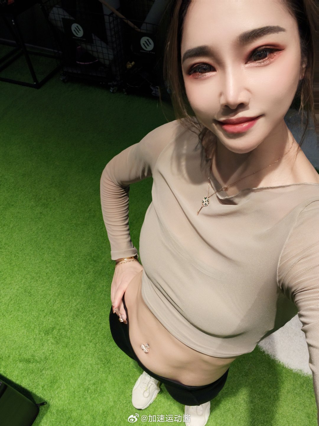 自律的一天又开始啦！早起健身的好处就是，整个健身房加起来不超过五个人，太爽了！健