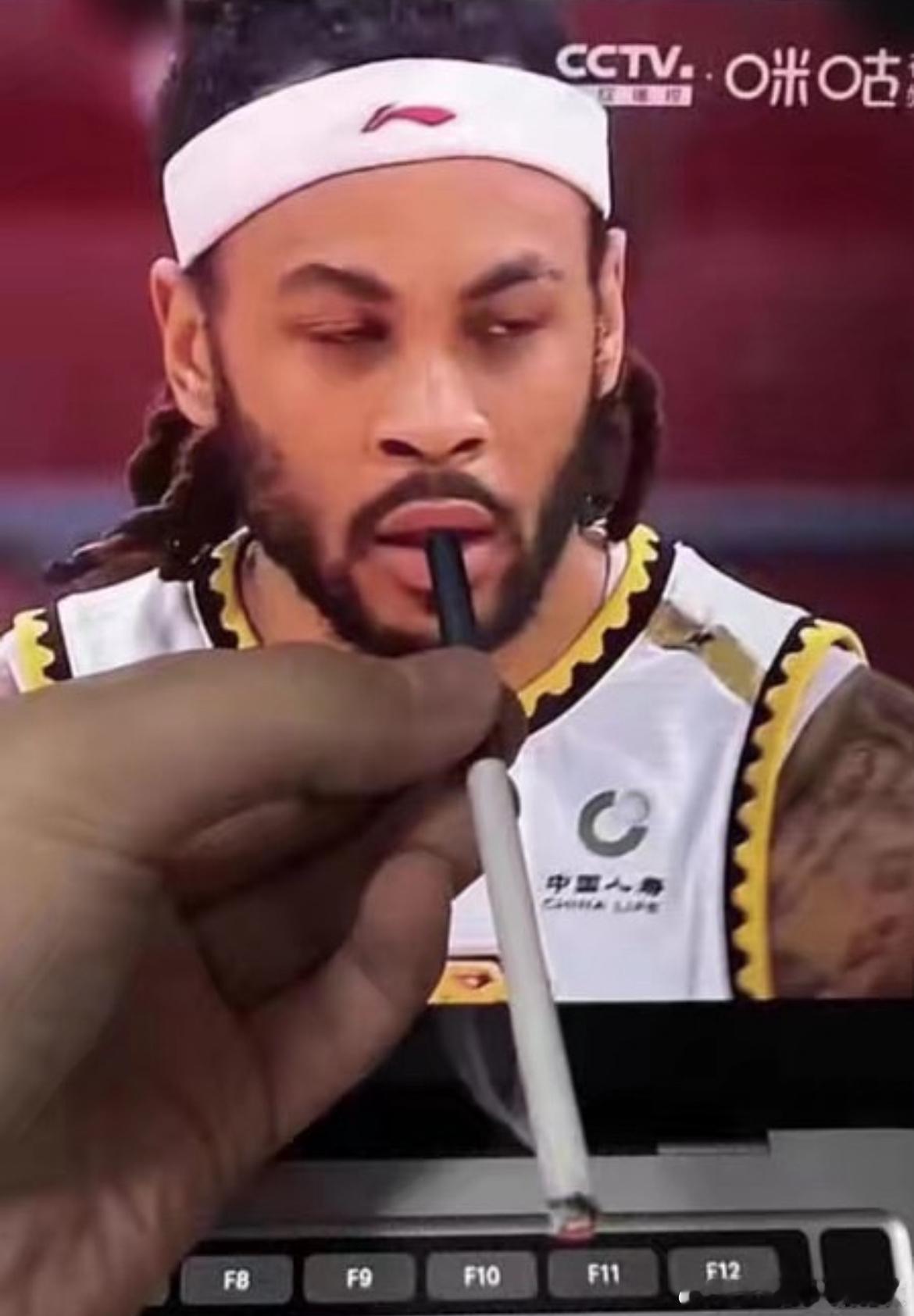 莫兰德重返辽篮 给大莫来根烟 前两签都是老熟人！期待球队后续操作！🖐🏿🖐?