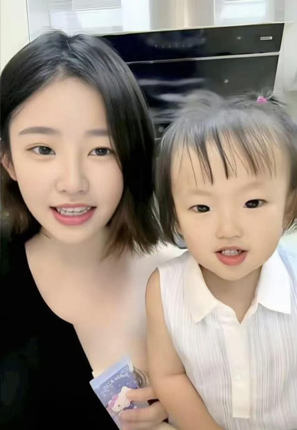 黄一鸣，孩子的爹成了问号？
王思聪一直不公开承认黄一鸣跟自己有关系，但黄一鸣却凭