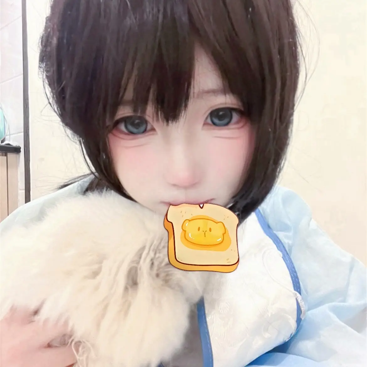 卖萌之人🌚救命女孩子不会输