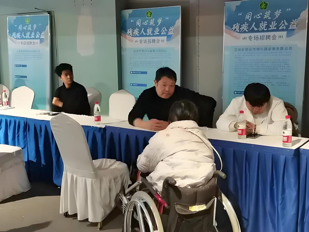 有人说，同样是合肥下辖县域，对于残疾人的生活保障，肥西和长丰的差距十分巨大！一个