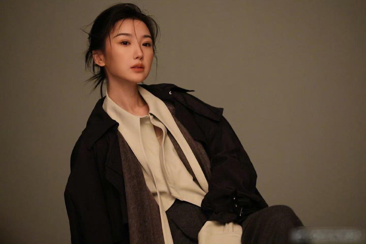 乌蒙深处挺好看的，景美人也美，可惜没有找个帅气男主