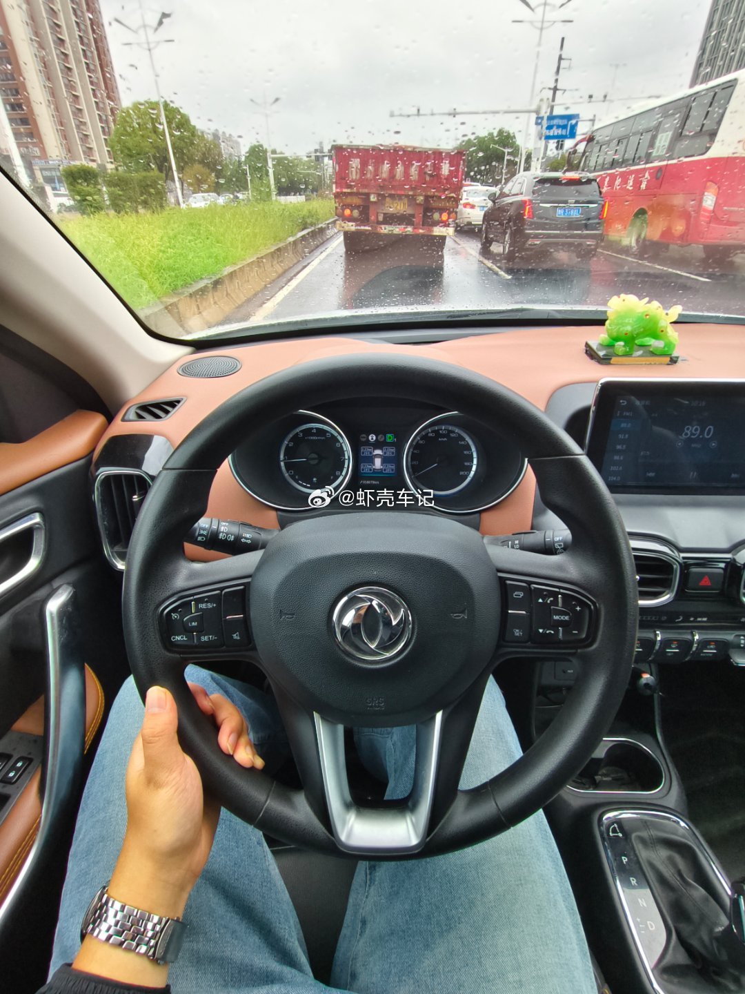 下雨天收一台国产车东风风神AX4 性价比SUV  ​​​
