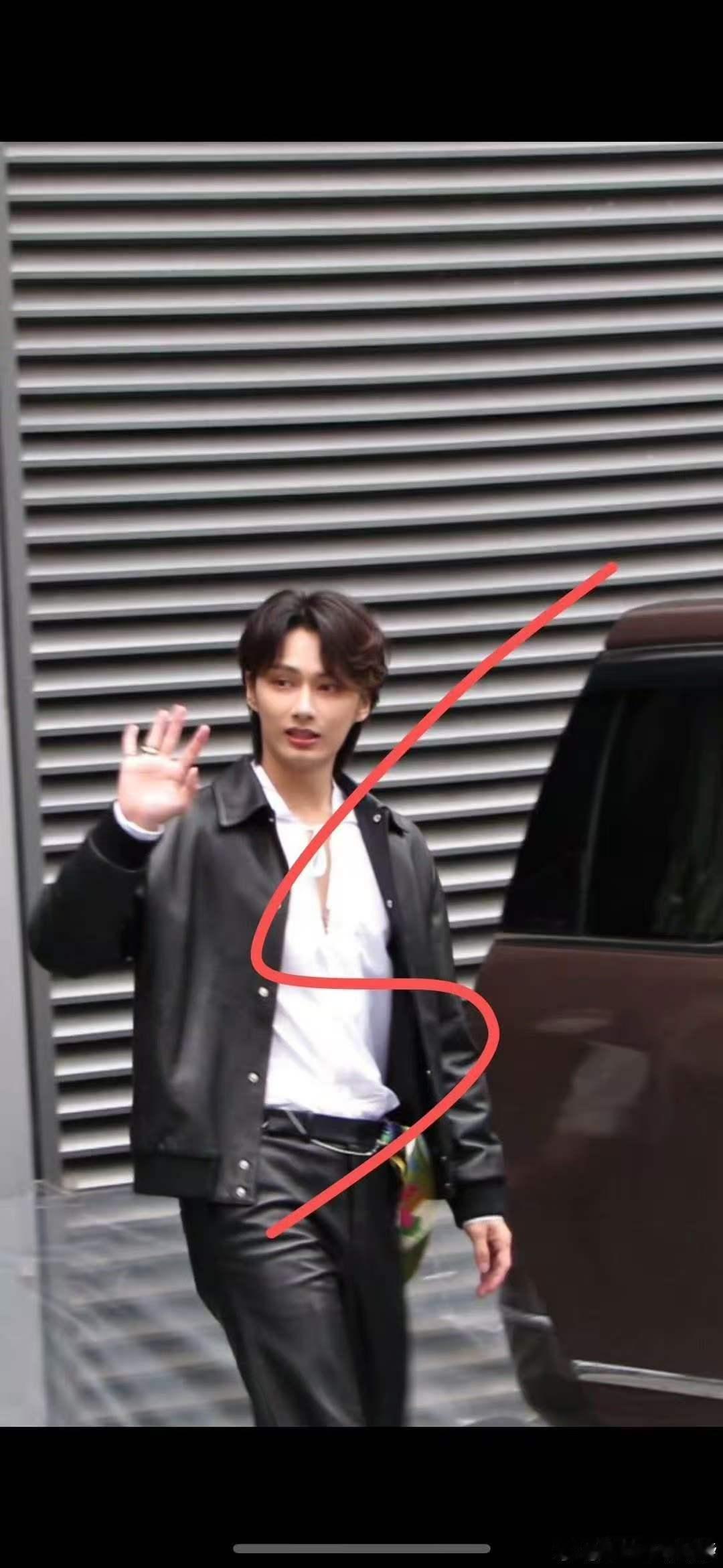 文俊辉你好星期六上班look文俊辉好六上班路透 文俊辉《你好星期六》上班look