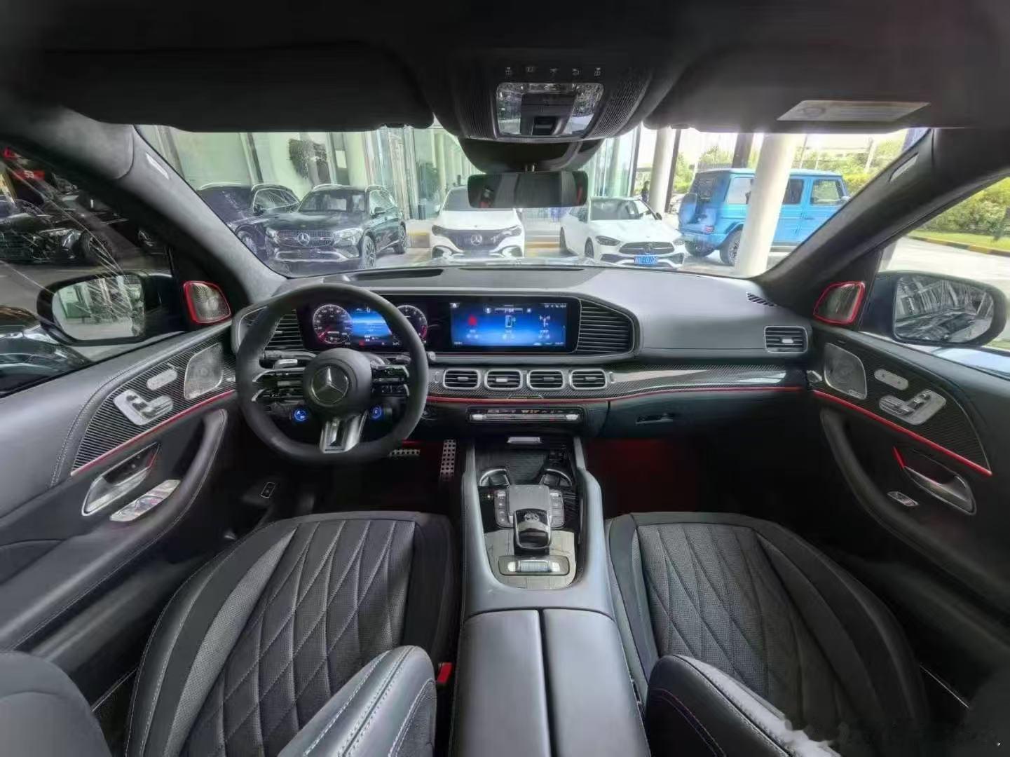 奔驰AMG GLS63、黑武士配色、红色安全带 ​​​