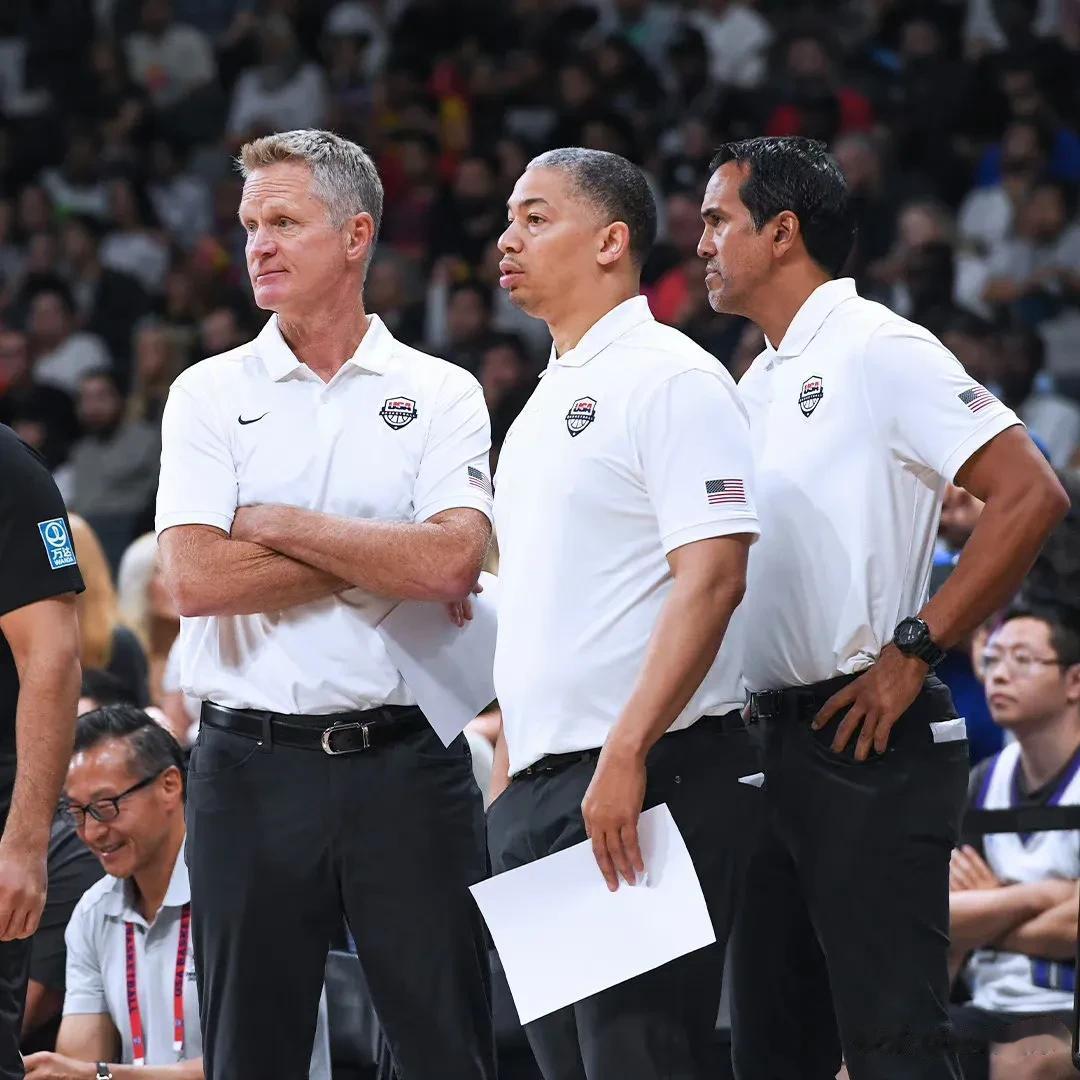 科尔:4次NBA总冠军教练

斯波:2次NBA总冠军教练

泰伦卢:1次NBA总