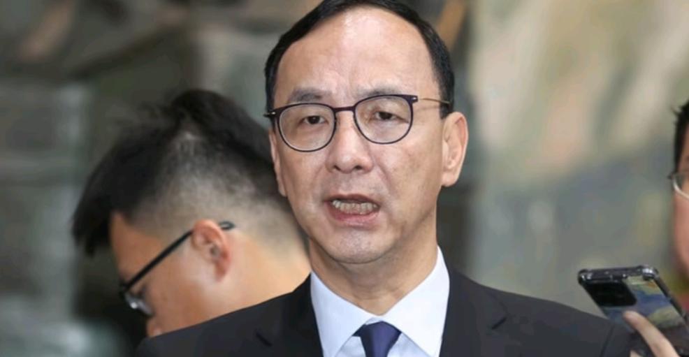 朱立伦实现了对郑丽文最精准的一击，国民党内最大的赢家是朱立伦！





马英九