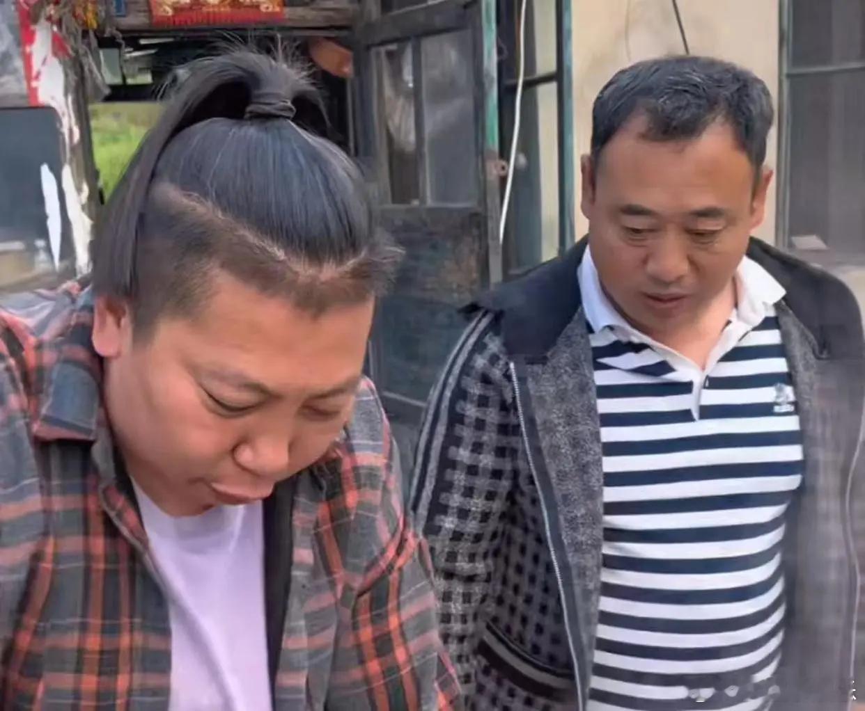 东北雨姐道歉 东北雨姐这回应挺诚恳的，打人这事儿认了错，也道了歉，态度还行。至于
