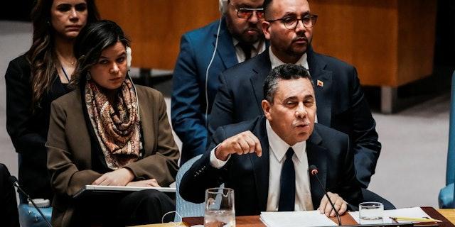 安理会紧急会议，美国大使沃尔茨指控马杜罗贩毒，中俄代表当场呛声！
我看，这根本不