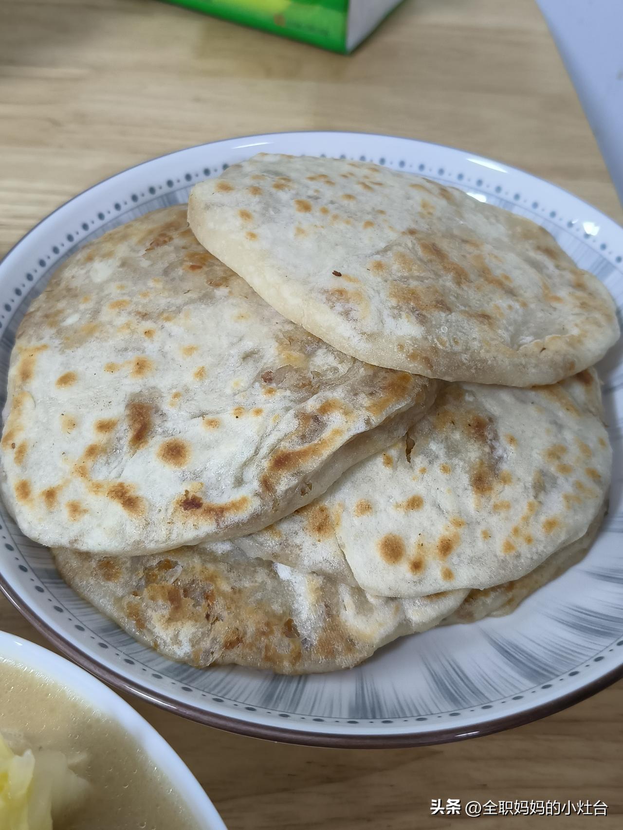 自从当了妈妈之后，待在厨房已经是平日里常见的场景。

很多朋友都会好奇，当妈之前