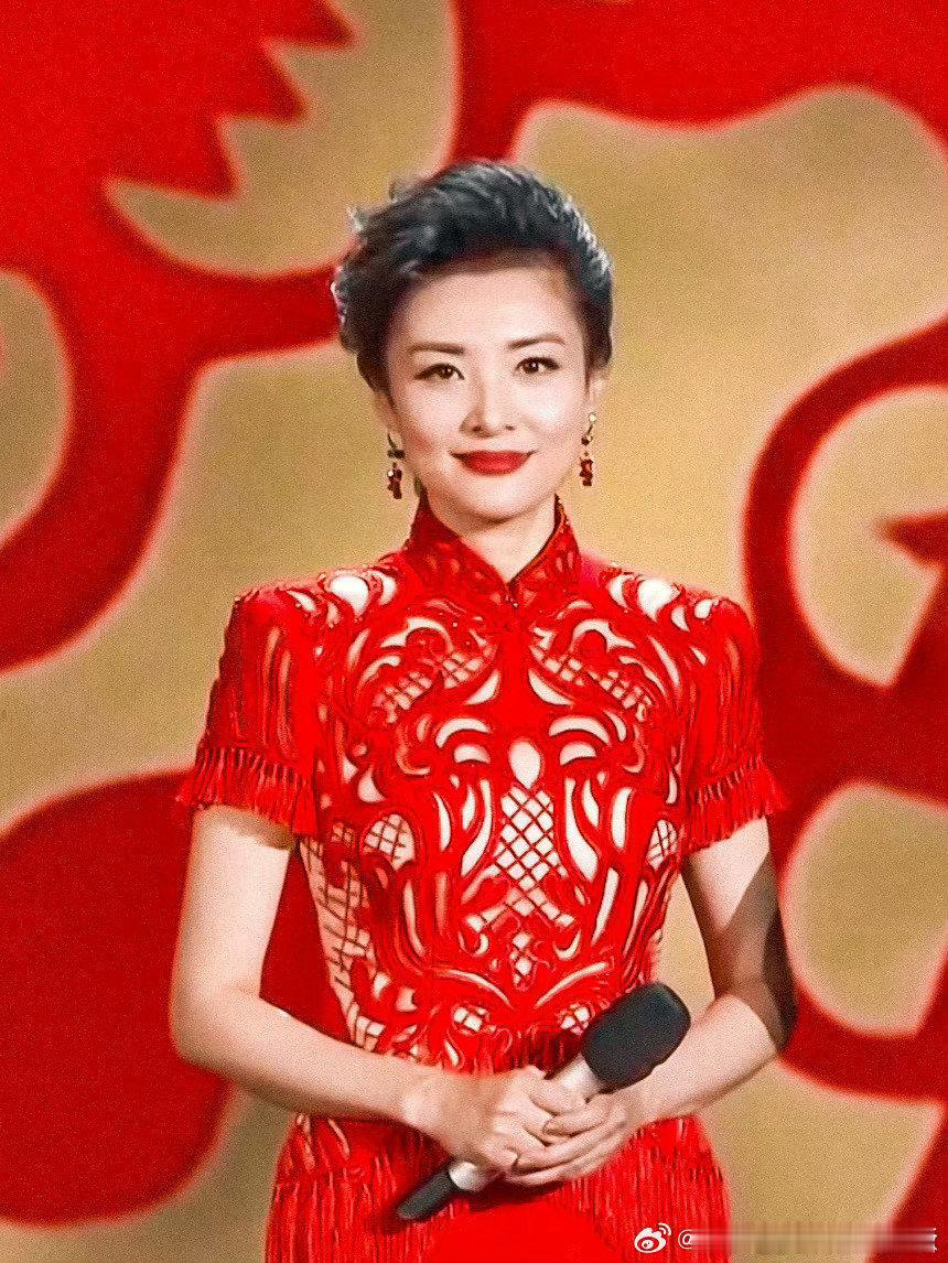 周涛回应不上春晚其实还可以偶尔回春晚露个面啊，其余时间彻底隐身有点可惜 