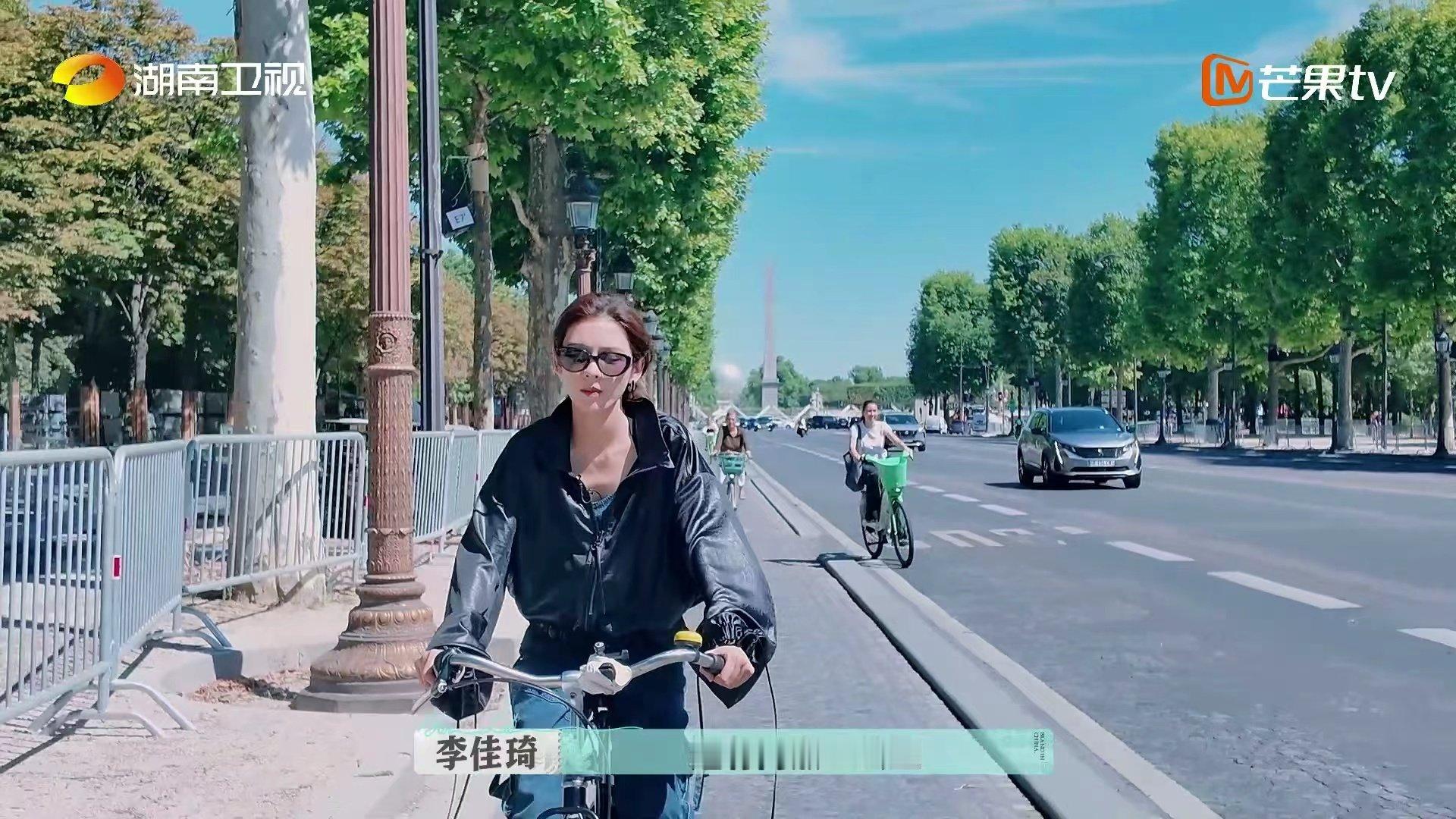 李佳琦张予曦出现的含金量 巴黎合伙人 巴黎合伙人名场面 仓库中，合伙人们累到怀疑
