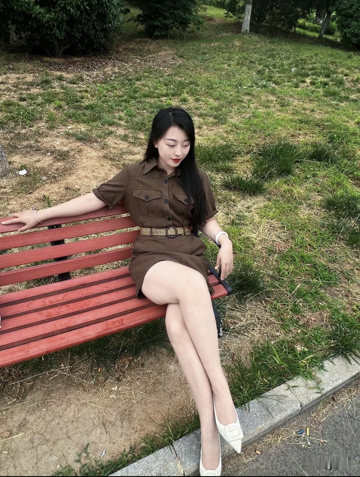 什么样的女人能让男人一眼就心动?阳光开朗的活泼女孩，自带快乐属性，像电视剧女主，