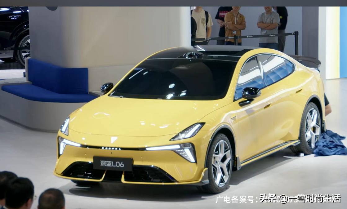 深蓝表示SUV的终极形态之一是方盒子，而全新深蓝G318就是为家庭全能出行最优解