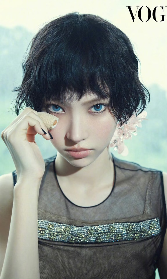 Vogue Korea 创刊30周年携手奢
