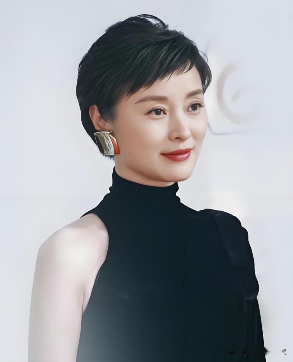 二十年过去了，吴越始终没有放下当年的伤害，一直没有原谅陈建斌。

当年两人相恋五
