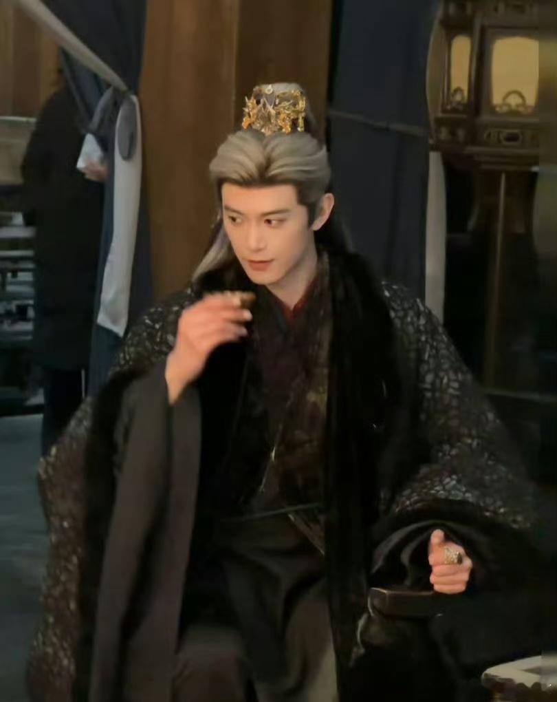 所以邓凯真的是救场，不是带资进组吗？ 