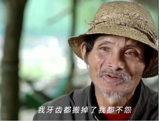六旬老人不听劝阻，效仿“愚公移山”，一铁杵、一头牛、一牛车，用三十多年，累死二十