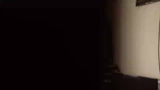 我从来没有见过有人把素描当作遗像放在家里。直到我在独龙江，走进这位独龙族奶奶的家。她告诉我，画里的人