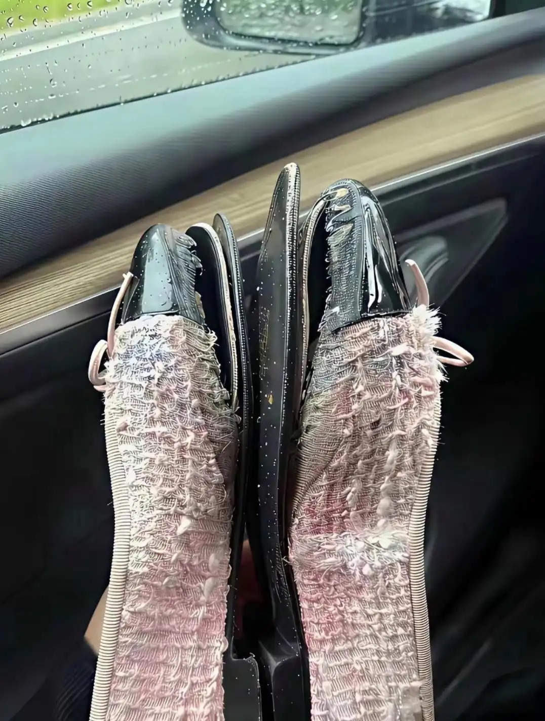 事实证明，香奈儿果然不坑穷人，第一眼差点没看出来是啥 
