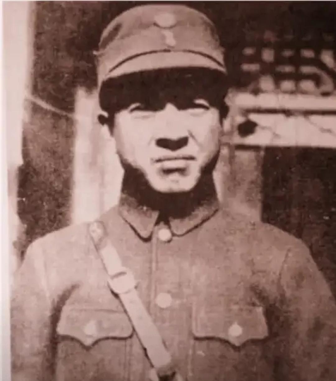 1950年，国军陆军二级上将袁守谦来到香港，本想劝说移居香港的李默庵一同赴台，但