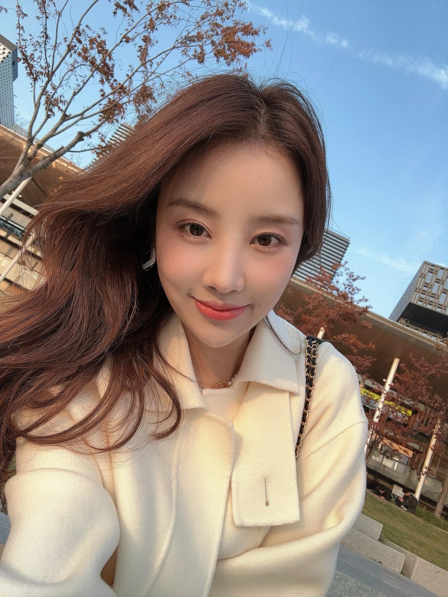 世界上最亮的光芒，一个是太阳，一个是你努力的模样。☀️(｡◠‿◠｡)