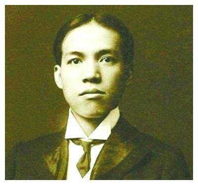 梁启超怒批晚清朝廷：“大清万事不进步，而独防民之术先进各国，此真可痛哭也。” ​