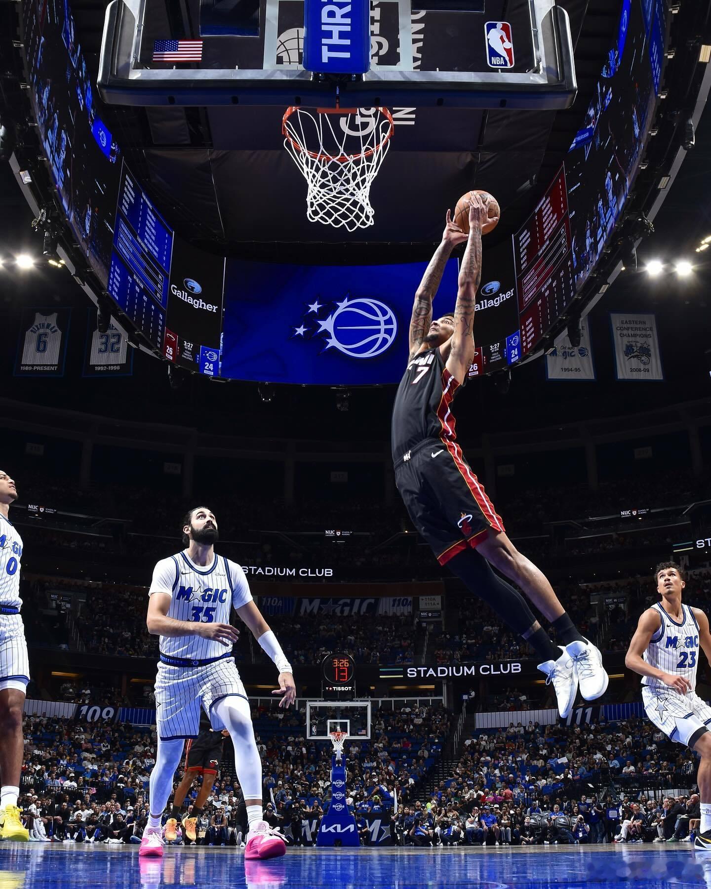 韦尔比赛中的扣篮镜头，热火的小文班💥新赛季篮不住nba季前赛 ​​​