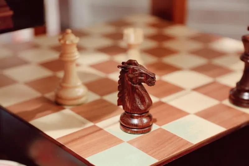 顺应时势、找准定位至关重要，唯有如此，方能穿越迷茫、坚定前行，最终修得正果[赞]