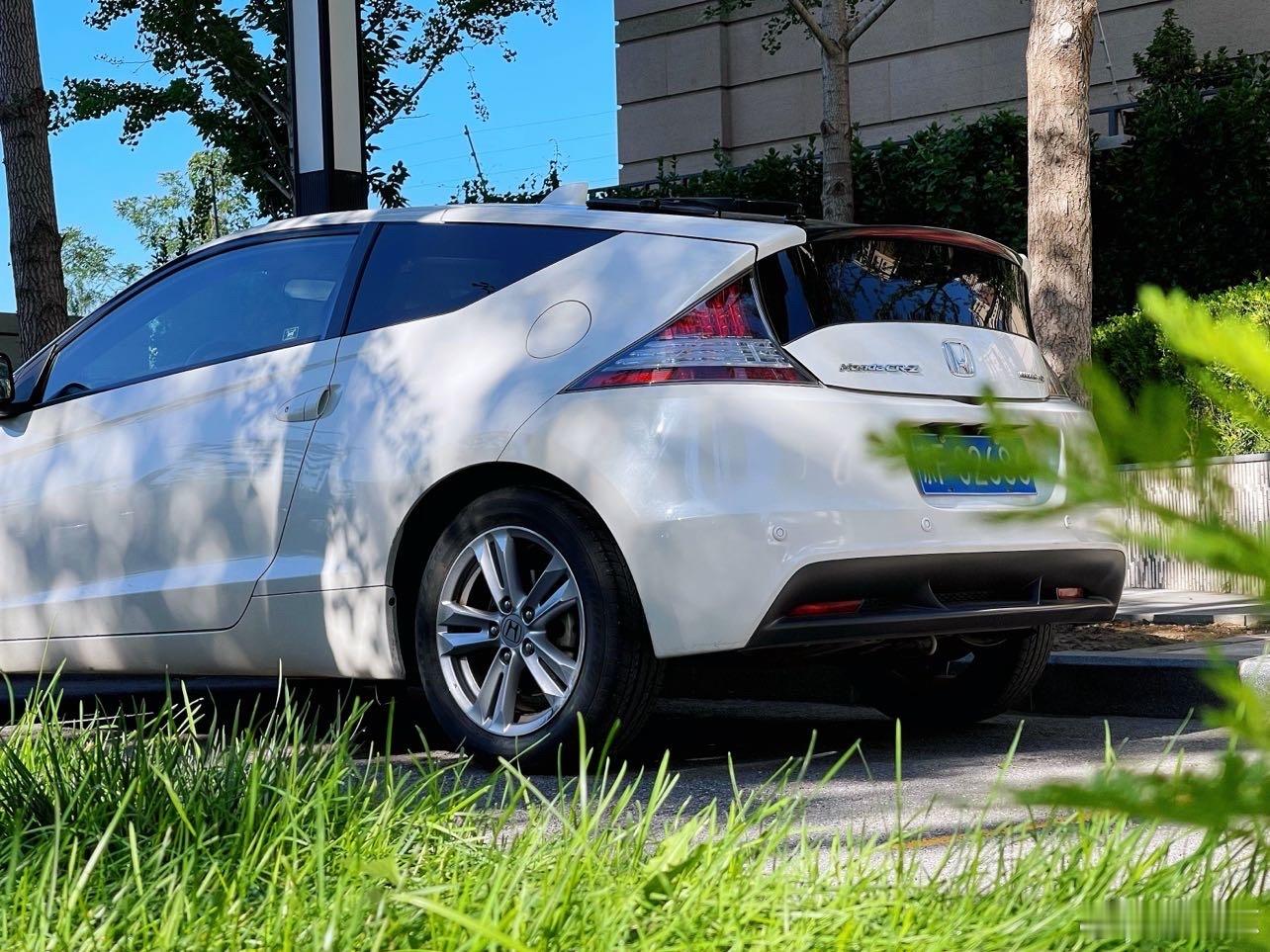 建议购车支出纳入个税专项抵扣很多人担心这是不是在补贴富人，但其实恰恰相反。富人有