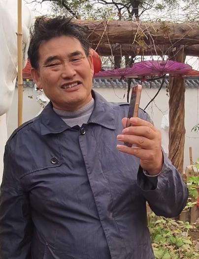 朱之文接下来大概不会再唱歌了，因为他公开了一段录音，录音里一个山东口音的男子一直