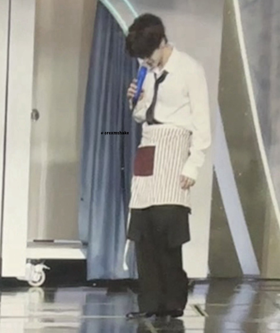 ©crexmshake给猫穿上新围裙猫是会这样看自己滴 