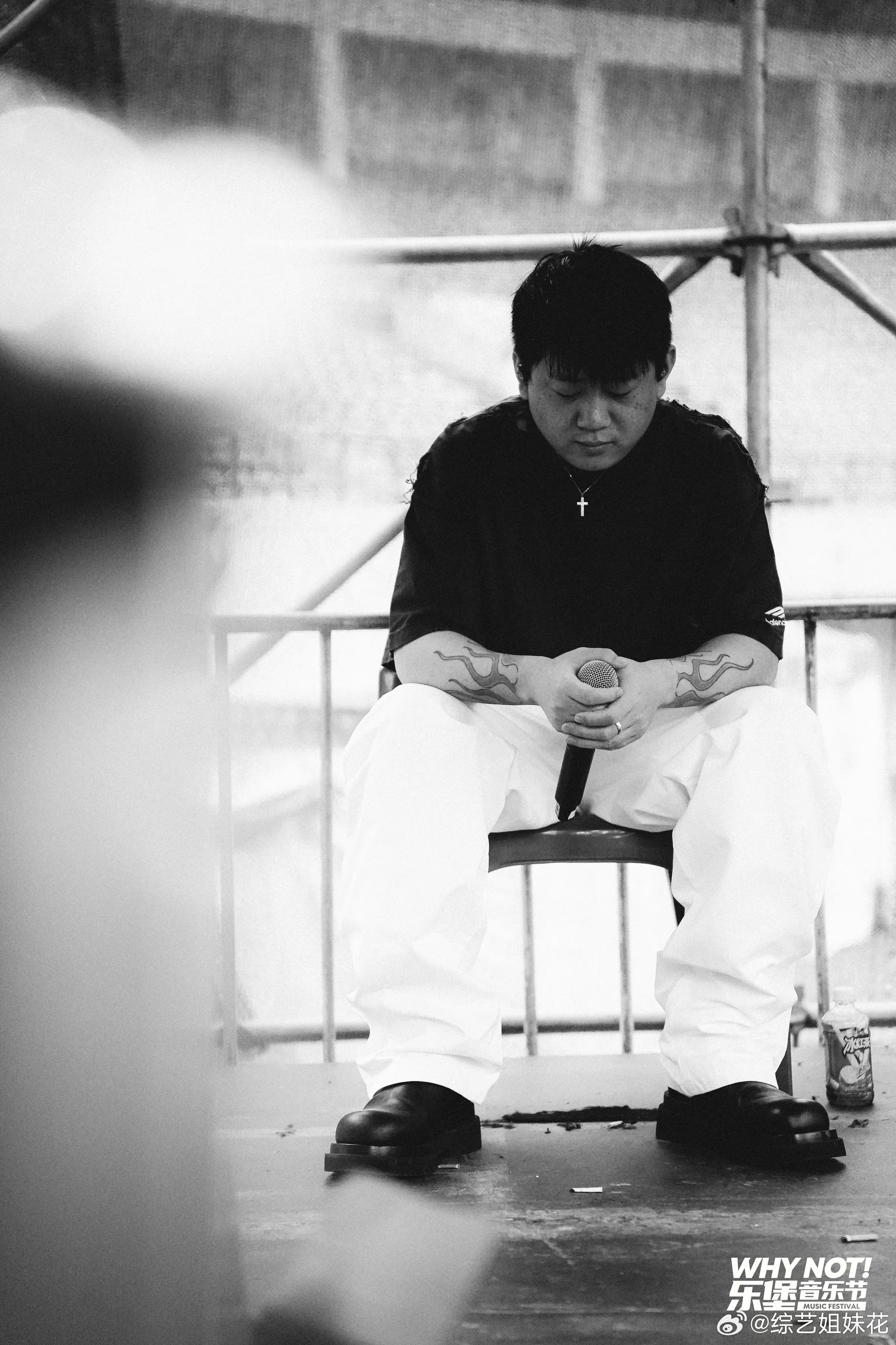 #派克特手语舞台唱哭全场# 这个舞台确实是值得我们去细细品味的存在，尤其是听到后