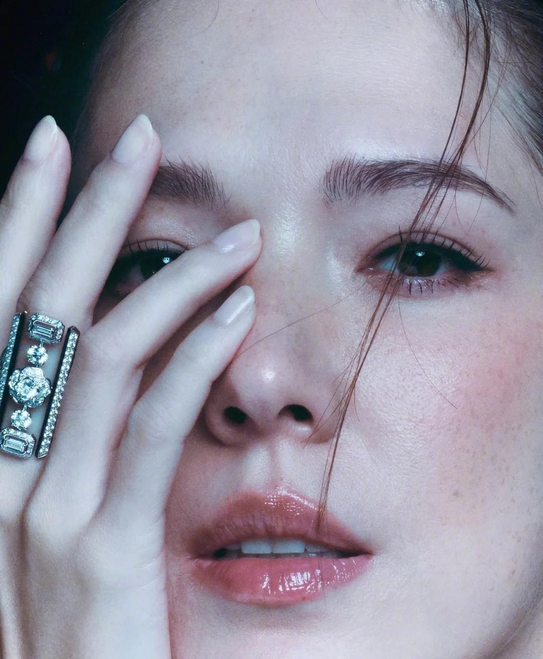许玮甯 中国台湾版Marie Claire 电子刊封面大片，骨相绝佳的香奈儿美人