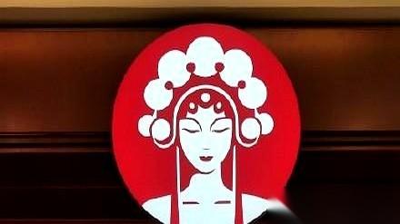 谁能想到，干倒一个成年人的，不是工作，不是房贷，而是一杯奶茶。
霸王茶姬这波操作