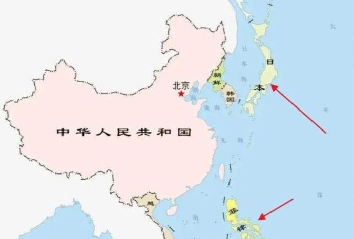 “菲律宾都不敢动，你还吹什么动日本？自家人被欺负了连声都不吭，拿什么谈统一？”—