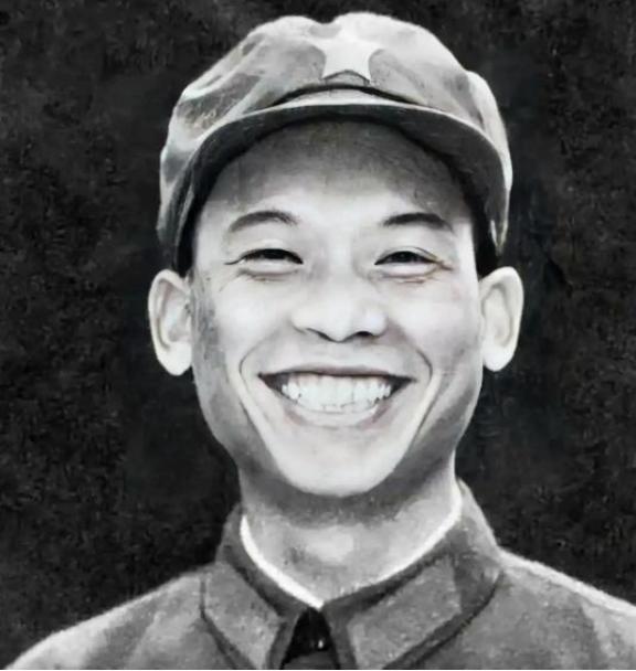 1979年，我军一名走失的战士正在越南的农田里挖红薯，突然被人用石头砸了一下，小