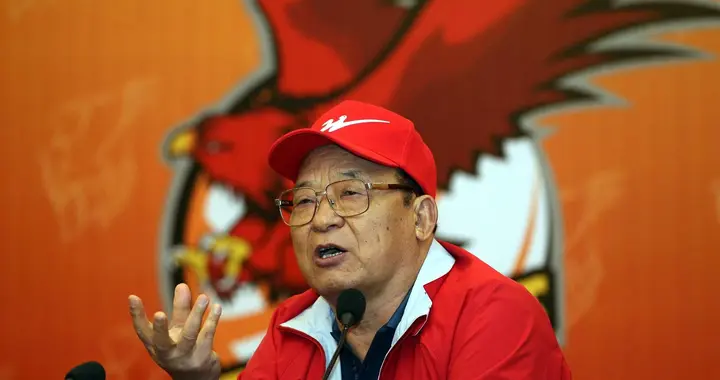 双星鞋业家族内斗？传84岁创始人被儿子儿媳抢公章夺权，公司：正研究核实