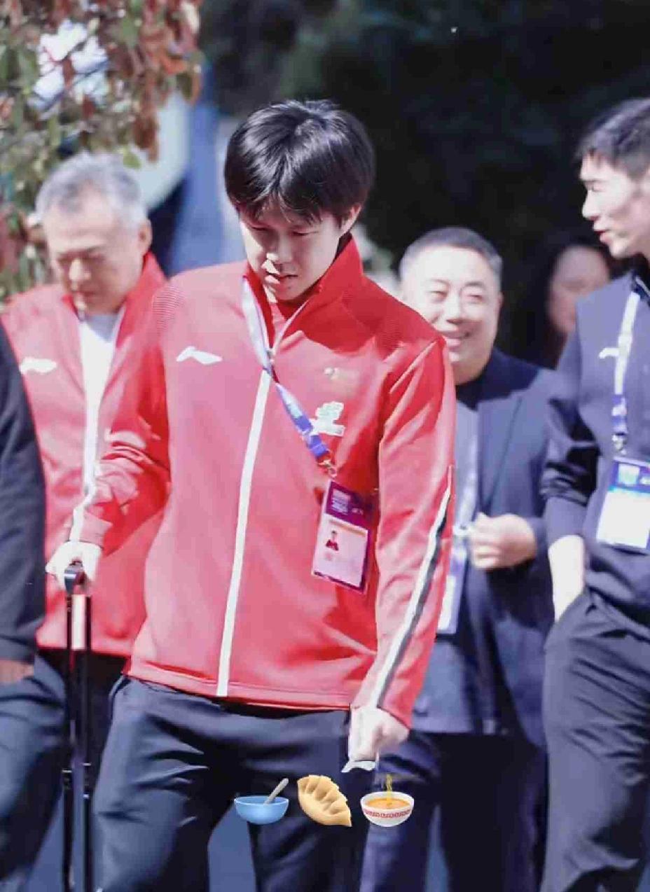 刘国梁现身伦敦世乒赛，
国乒的“定海神针”来了，
感觉心里踏实了很多。

伦敦世