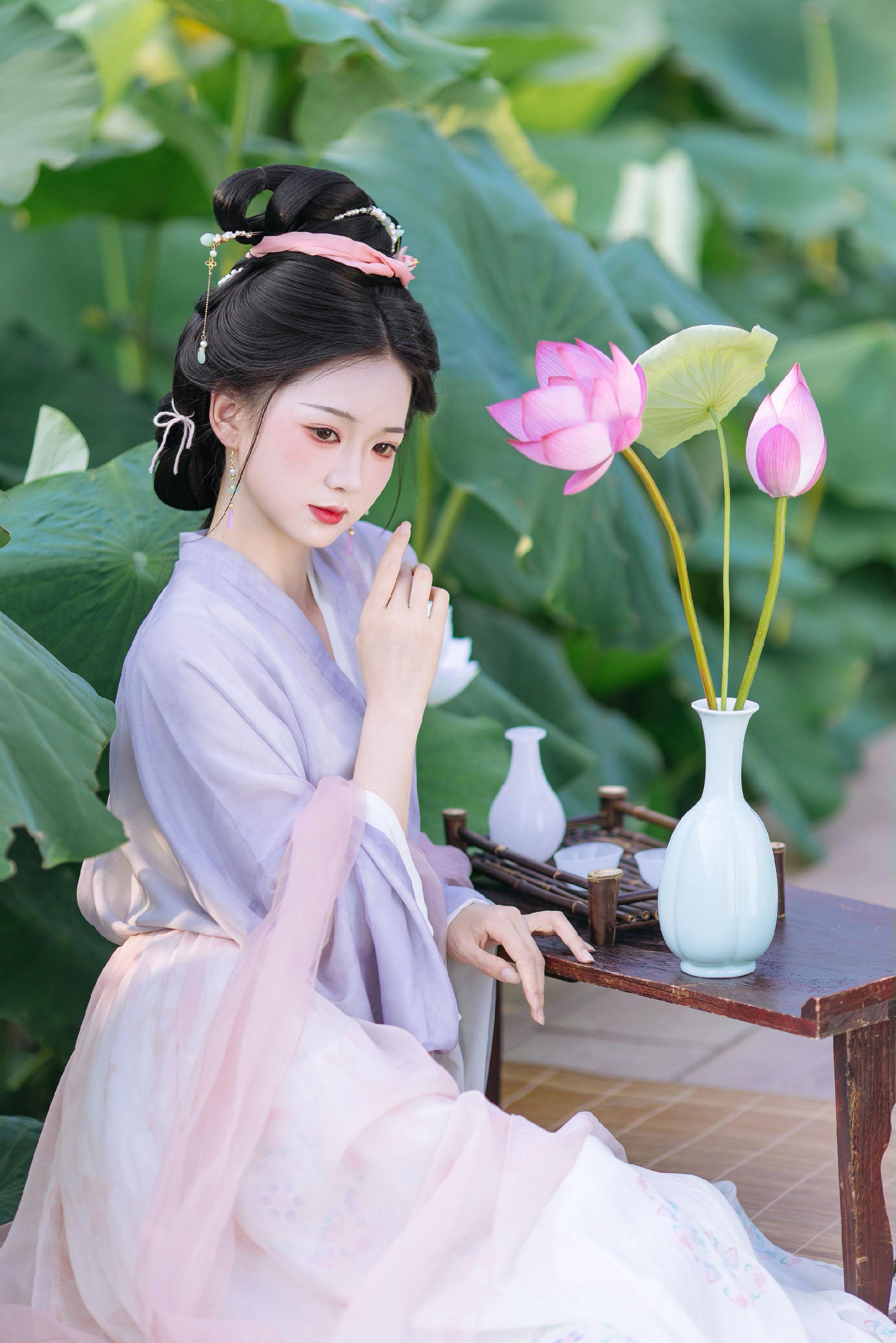 她像一首宋词～