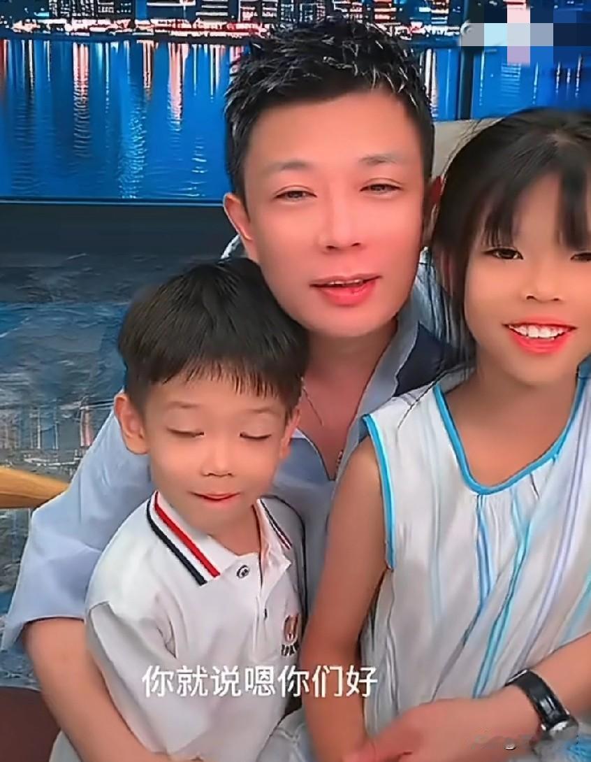 被问离开辛选了吗？陈先生回应辛选就剩一个人也叫辛选，从去年到今年没有休息一天，回