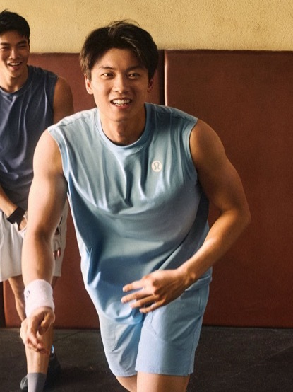 好哇瑟lululemon品牌大使汪顺